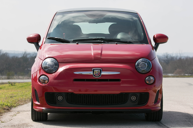 Illustration for article titled The Fiat 500 Abarth Just Isn't As Stupid Fun With An Automatic